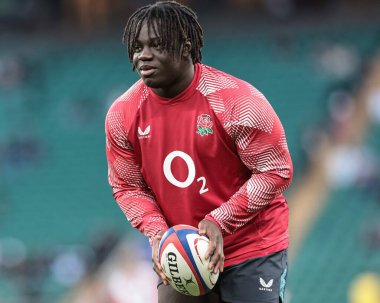 İngiltere 'den Asher Opoku-Fordjou Quilter Nations 2025 karşılaşmasında ısınma turunda İngiltere Arjantin' e karşı Allianz Stadyumu, Twickenham, Birleşik Krallık, 23 Kasım 2025