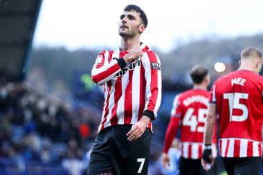 Sheffield United takımından Thomas Cannon, 23 Kasım 2025 'te Sheffield United' a karşı oynanan, Sheffield Wednesday-Sheffield United maçında 0-3 'lük skorla galibiyetini kutluyor.