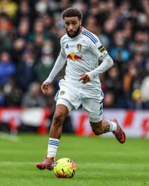 Leeds United takımının Jayden Bogle 'ı Premier Lig maçında Leeds United, Aston Villa' ya karşı Elland Road, Leeds, İngiltere, 23 Kasım 2025