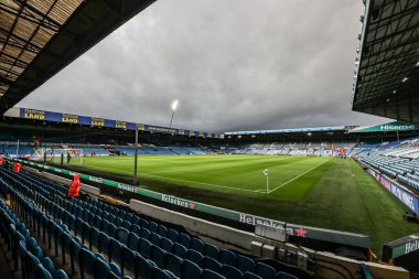 Premier Lig karşılaşması öncesinde Elland Road 'un genel görünümü Leeds United ile Aston Villa arasındaki Elland Road, Leeds, İngiltere, 23 Kasım 2025