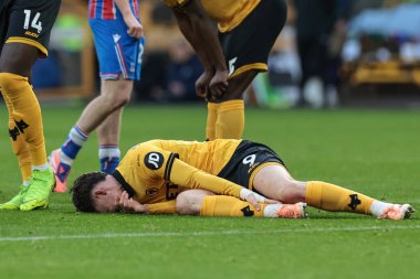 Wolverhampton Wanderers takımından Jorgen Strand Larsen, 22 Kasım 2025 tarihinde İngiltere 'de oynanan Premier League karşılaşmasında Wolverhampton Wanderers, Molineux' deki Crystal Palace 'a karşı faul yaptıktan sonra sakatlandı.