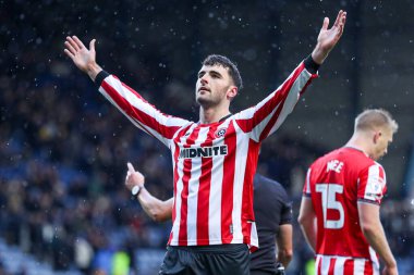 Sheffield United takımından Thomas Cannon, 23 Kasım 2025 'te Sheffield United' a karşı oynanan, Sheffield Wednesday-Sheffield United maçında 0-3 'lük skorla galibiyetini kutluyor.