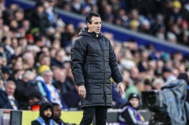 Aston Villa 'nın Unai Emery teknik direktörü Premier Lig maçı sırasında Leeds United ile Aston Villa Elland Road, Leeds, Birleşik Krallık' ta karşı karşıya geldiler.