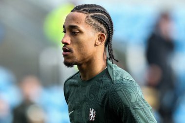 Chelsea 'den Joao Pedro Premier Lig karşılaşması öncesinde Burnley Chelsea' ye karşı 22 Kasım 2025 'te Burnley, İngiltere' de Turf Moor 'da ısınıyor.