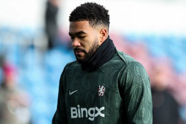 Chelsea 'den Reece James Premier Lig karşılaşması öncesinde ısınıyor Burnley Chelsea' ye karşı Turf Moor, Burnley, İngiltere, 22 Kasım 2025