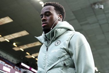 Chelsea 'den Jamie Gittens, 22 Kasım 2025' te Burnley 'nin Chelsea' ye karşı oynadığı Premier League maçı öncesinde stadyuma geldi.