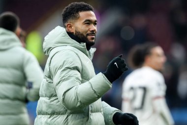 Chelsea 'den Reece James, 22 Kasım 2025' te İngiltere 'nin Burnley kentindeki Turf Moor' da oynanan Premier League karşılaşmasında kazandığı 0-2 'lik galibiyeti kutladı.