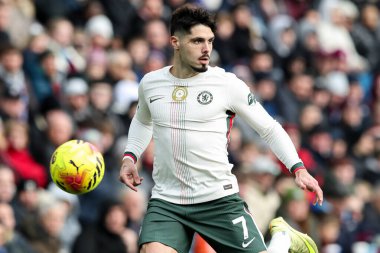 Chelsea 'den Pedro Neto Premier Lig maçında topu ayaklarının dibine aldı Burnley Chelsea' ye karşı Turf Moor, Burnley, İngiltere, 22 Kasım 2025