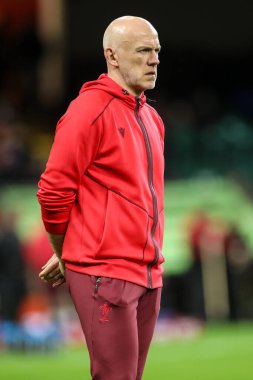 Galler Teknik Direktörü Steve Tandy, 22 Kasım 2025 tarihinde İngiltere 'nin Cardiff şehrindeki Principality Stadyumu' nda oynanan Galler - Yeni Zelanda maçı sırasında