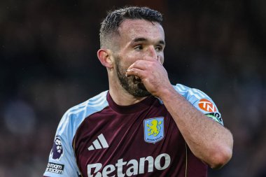 Aston Villa takımından JohnMcGinn Premier Lig karşılaşmasında Leeds United ile Aston Villa arasında 23 Kasım 2025 'te Elland Road, Leeds, İngiltere