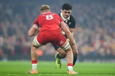 Yeni Zelandalı Duplessis Kirifi, 22 Kasım 2025 tarihinde İngiltere 'nin Cardiff kentindeki Principality Stadyumu' nda Galler - Yeni Zelanda maçı sırasında Galler 'in Taine Plumtree ile karşılaşacak.