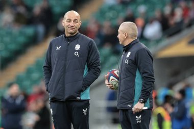 Steve Borthwick, 23 Kasım 2025 tarihinde İngiltere 'nin Twickenham, İngiltere' deki Allianz Stadyumu 'nda oynanan Quilter Nations 2025 karşılaşmasında İngiltere' nin baş antrenörü.