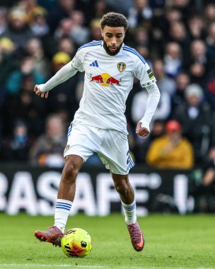 Leeds United takımının Jayden Bogle 'ı Premier Lig maçında Leeds United, Aston Villa' ya karşı Elland Road, Leeds, İngiltere, 23 Kasım 2025