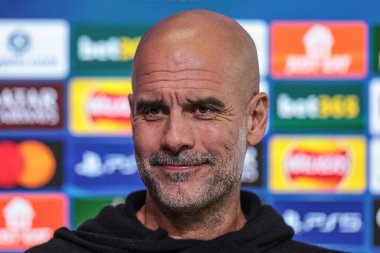 Manchester City 'nin Pep Guardiola teknik direktörü 24 Kasım 2025 tarihinde Etihad Kampüsü, Manchester, Birleşik Krallık' ta 8 Manchester City 'nin 5' inci günü Bayer 04 Leverkusen 'e karşı düzenlediği UEFA Şampiyonlar Ligi basın toplantısında basına konuştu.