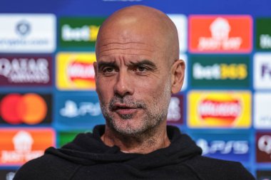 Manchester City 'nin Pep Guardiola teknik direktörü 24 Kasım 2025 tarihinde Etihad Kampüsü, Manchester, Birleşik Krallık' ta 8 Manchester City 'nin 5' inci günü Bayer 04 Leverkusen 'e karşı düzenlediği UEFA Şampiyonlar Ligi basın toplantısında basına konuştu.