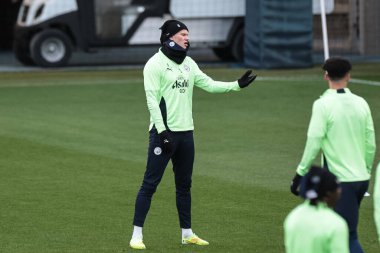 Manchester City 'den Erling Haaland UEFA Şampiyonlar Ligi antrenman oturumunda 8 Manchester City' den 5. Maç Bayer 04 Leverkusen 'e karşı Etihad Kampüsü, Manchester, İngiltere, 24 Kasım 2025
