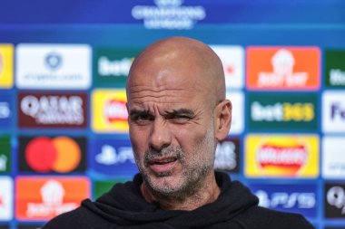 Manchester City 'nin Pep Guardiola teknik direktörü 24 Kasım 2025 tarihinde Etihad Kampüsü, Manchester, Birleşik Krallık' ta 8 Manchester City 'nin 5' inci günü Bayer 04 Leverkusen 'e karşı düzenlediği UEFA Şampiyonlar Ligi basın toplantısında basına konuştu.
