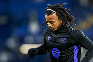 Maç öncesi ısınma oturumunda Barcelona 'dan Jules Kounde UEFA Şampiyonlar Ligi Maçı' nda Stamford Bridge, Londra, Birleşik Krallık 'ta 5.