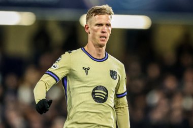 Barcelona 'dan Dani Olmo, UEFA Şampiyonlar Ligi Maçı sırasında Stamford Köprüsü, Londra, Birleşik Krallık, 25 Kasım 2025
