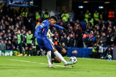 Chelsea 'li Estvo, UEFA Şampiyonlar Ligi Maçı' nda 5-5 Chelsea-Barcelona maçında Stamford Bridge, Londra, 25 Kasım 2025 'te 2-0 berabere kaldı.