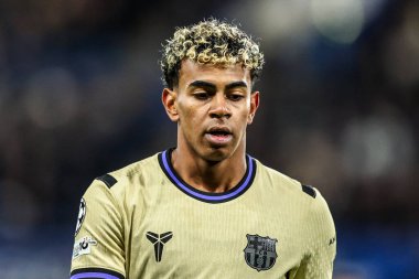 UEFA Şampiyonlar Ligi Maçı sırasında Barcelona 'dan Lamine Yamal Stamford Köprüsü, Londra, 25 Kasım 2025