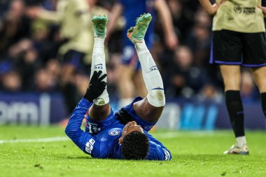Chelsea 'li Estvo, 25 Kasım 2025' te Stamford Bridge, Londra 'da oynanan 8 Chelsea-Barcelona maçında sakatlandı.