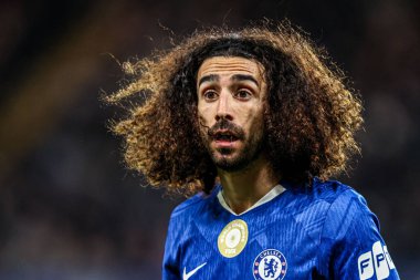 Chelsea 'li Marc Cucurella, UEFA Şampiyonlar Ligi Maçı sırasında Stamford Bridge, Londra, 25 Kasım 2025' te Chelsea - Barcelona maçında