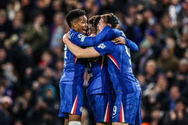 Chelsea 'den Liam Delap, 25 Kasım 2025' te Stamford Bridge, Londra 'da oynanan UEFA Şampiyonlar Ligi Maç Maçı' nda 3-0 yapma hedefini kutluyor.