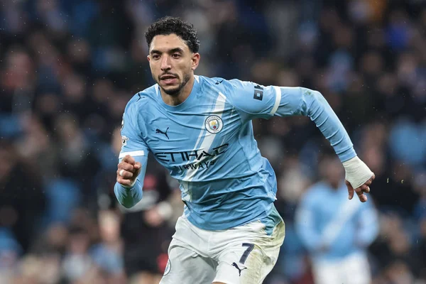 Manchester City 'den Omar Marmoush, Manchester Stadyumu' nda 25 Kasım 2025 'te oynanan 8 Manchester City - Bayer 04 Leverkusen maçında UEFA Şampiyonlar Ligi Maçı' nda maç yapıyor.