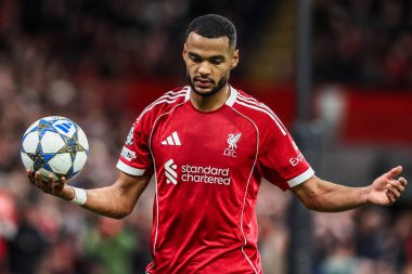 Liverpool 'dan Cody Gakpo, 26 Kasım 2025 tarihinde İngiltere' nin Liverpool kentinde oynanan 8 Liverpool maçında 5-PSV Eindhoven maçında tepki gösterdi.