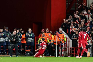 Nottingham Ormanı 'ndan Ryan Yates, 27 Kasım 2025' te Nottingham, İngiltere 'deki City Ground, Nottingham' da oynanan 8 Nottingham Ormanı 'nın 5' inci maçında Avrupa Ligi 'ne 1-0 kazandırma hedefini kutluyor. 