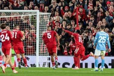 Nottingham Ormanı 'ndan Arnaud Kalimuendo, 27 Kasım 2025' te Nottingham, İngiltere 'deki City Ground' da oynanan 8 Nottingham Ormanı 'nın 5. Maçı' nda 2-0 kazanma hedefini kutluyor. 