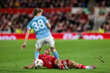 Malmö FF 'den Hugo Bolin, Nottingham Ormanı' ndan Murillo ile 27 Kasım 2025 'te Nottingham City Ground, İngiltere' de oynanan UEFA Avrupa Ligi 5. Maç Maçı sırasında sakatlandı. 