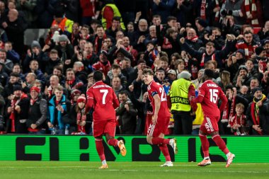 Nottingham Ormanı 'ndan Ryan Yates, 27 Kasım 2025' te Nottingham, İngiltere 'deki City Ground, Nottingham' da oynanan 8 Nottingham Ormanı 'nın 5' inci maçında Avrupa Ligi 'ne 1-0 kazandırma hedefini kutluyor. 