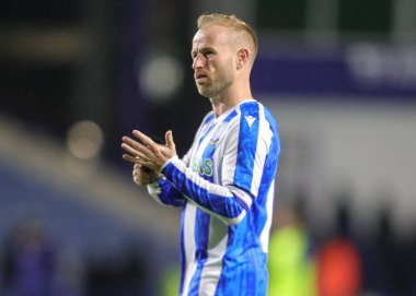 Sheffield Wednesday 'den Barry Bannan, 29 Kasım 2025' te İngiltere 'nin Hillsborough kentinde Çarşamba günü oynanan Sheffield Çarşamba günü Preston North End maçında taraftarları alkışlıyor. 