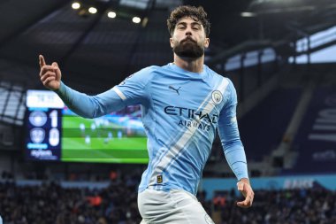 Manchester City 'den Josko Gvardiol, Manchester City - Leeds United maçında 29 Kasım 2025' te Etihad Stadyumu 'nda 2-0 kazanma golünü kutluyor. 