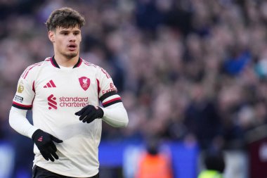 Liverpool 'dan Milos Kerkez, 30 Kasım 2025' te Londra Stadyumu 'nda oynanan Premier League maçı sırasında West Ham United Liverpool' a karşı. 