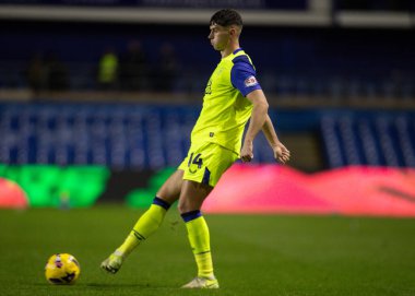 Preston North End 'den Jordan Storey, 29 Kasım 2025' te İngiltere 'nin Hillsborough kentinde oynanan Sheffield Wednesday-Preston North End maçında pas veriyor. 