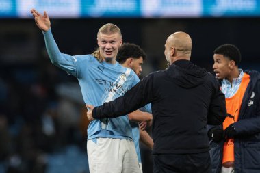 Manchester City 'nin Pep Guardiola teknik direktörü, Manchester City' nin 29 Kasım 2025 'te Etihad Stadyumu' nda oynanan Premier League maçında Manchester City ile Leeds United arasındaki son düdük çaldıktan sonra Manchester City 'den Erling Haaland ile konuştu. 