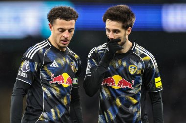 Leeds United 'dan Ethan Ampadu ve Leeds United takımından Ilia Gruev, Manchester City - Leeds United maçında 29 Kasım 2025' te Etihad Stadyumu 'nda karşı karşıya geldiler. 