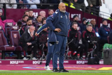 West Ham United Premier League maçında Nuno Espirit Santo teknik direktörü West Ham United Liverpool 'a karşı Londra Stadyumu, Londra, İngiltere, 30 Kasım 2025 