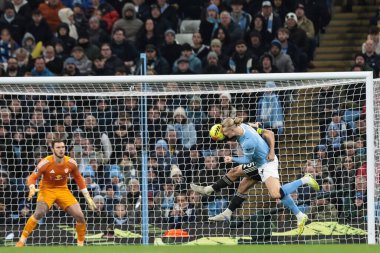 Manchester City 'den Erling Haaland, Manchester City - Leeds United maçında 29 Kasım 2025' te Etihad Stadyumu 'nda kaleye doğru ilerliyor. 