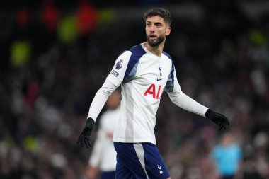 Tottenham Hotspur 'dan Rodrigo Bentancur Premier Lig maçında Tottenham Hotspur Fulham' a karşı Tottenham Hotspur Stadyumu, Londra, Birleşik Krallık, 29 Kasım 2025 