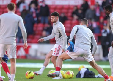 Nottingham Ormanı 'ndan Neco Williams Premier League maçı sırasında Nottingham Forest, Brighton ve Hove Albion' a karşı 30 Kasım 2025 'te İngiltere' nin Nottingham şehrinde oynanan maç öncesi ısınma maçında 