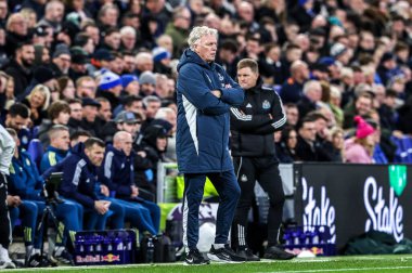 Everton takımının teknik direktörü David Moyes, İngiltere 'nin Liverpool şehrindeki Hill Dickinson Stadyumu' nda oynanan Everton - Newcastle United Premier League maçında izlemektedir. 