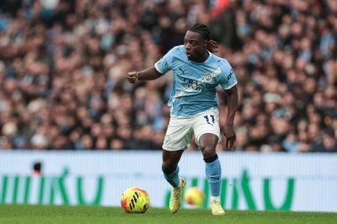 Manchester City 'den Jeremy Doku, Manchester City ile Leeds United' ın 29 Kasım 2025 'te Etihad Stadyumu' nda oynanan Premier League maçında topu aldı. 