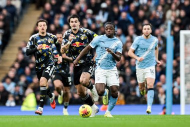 Manchester City 'den Jeremy Doku, Manchester City ile Leeds United' ın 29 Kasım 2025 'te Etihad Stadyumu' nda oynanan Premier League maçında topu aldı. 