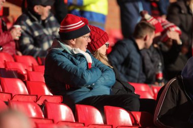 Nottingham Forest taraftarları Premier League maçı sırasında Nottingham Forest, Brighton ve Hove Albion 'a karşı City Ground, Nottingham, İngiltere, 30 Kasım 2025 