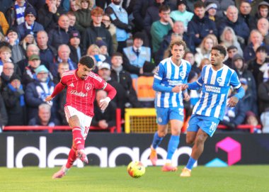 Nottingham Ormanı 'ndan Morgan Gibbs-White, 30 Kasım 2025' te Nottingham Forest, Brighton ve Hove Albion 'a karşı oynadığı Premier League maçında pas attı. 
