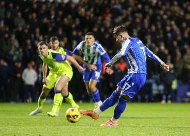 Sheffield Wednesday 'den Charlie McNeill penaltıyı aldı ama İngiltere' nin başkenti Hillsborough 'da Çarşamba günü oynanan Gökyüzü İddia Şampiyonası karşılaşmasında Preston North End kalecisi Daniel Iversen tarafından kurtarıldı. 
